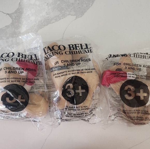 Taco Bell Plush Talking Chihuahua  with Santa Hats 2+.Sealed Package Applause - Picture 1 of 4
